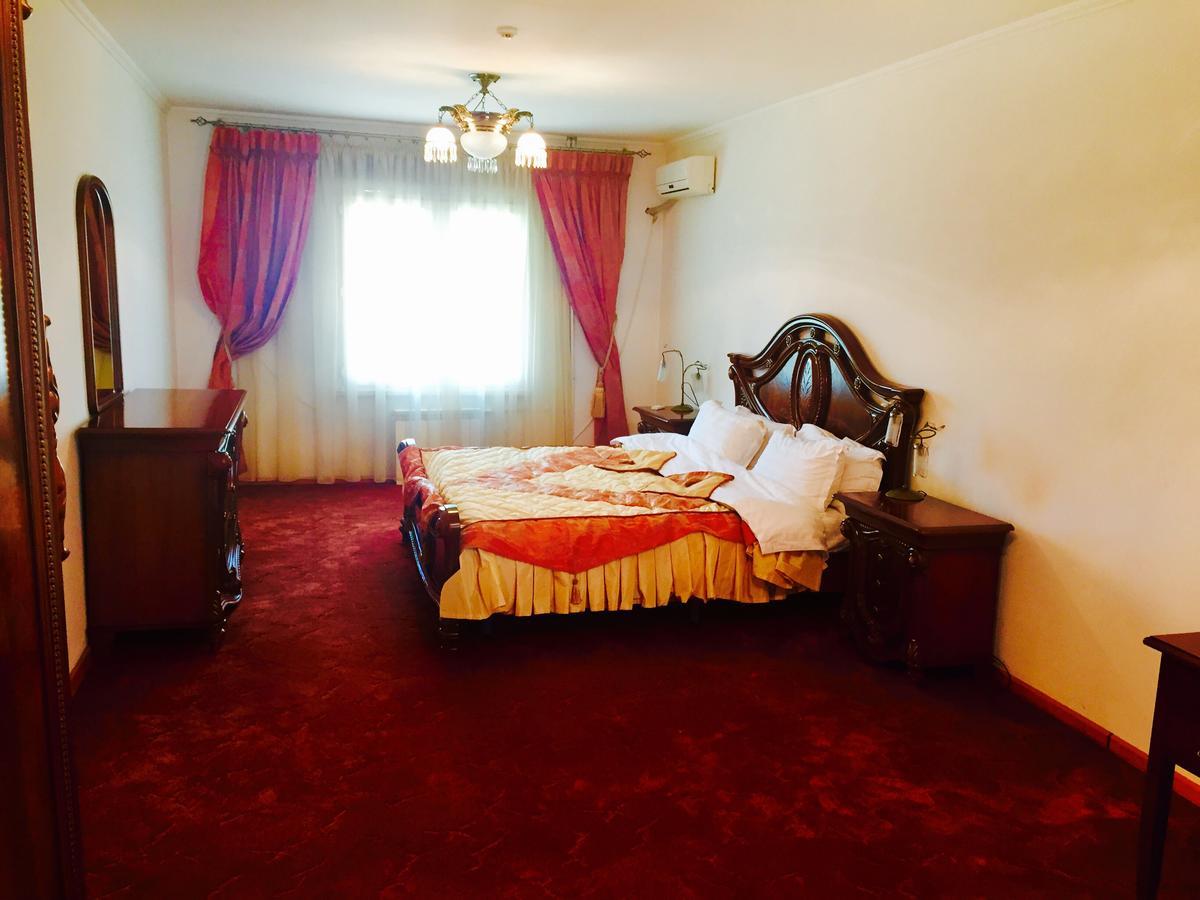 Hotel Ark Ms Taraz Eksteriør bilde